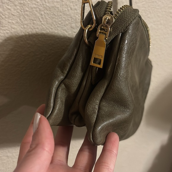 Jen & Co Olive Leather Crossbody Bag - Picture 3 of 6